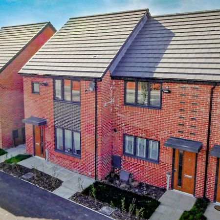 Newly Built, Splendid House For 5 In Manchester! Exterior foto