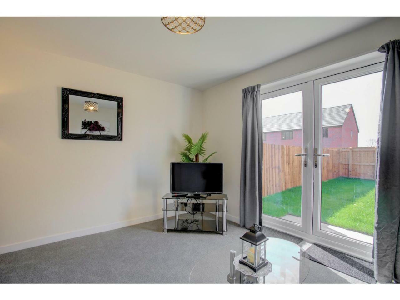 Newly Built, Splendid House For 5 In Manchester! Exterior foto